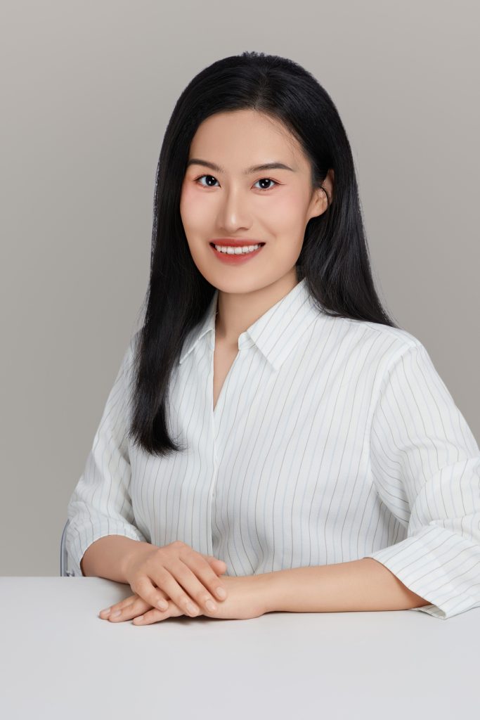 Qiuyi Wei portrait