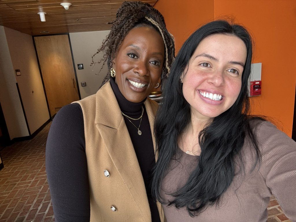 Dean Dixon with SU Students for the Dean Dixon Selfie Challenge 